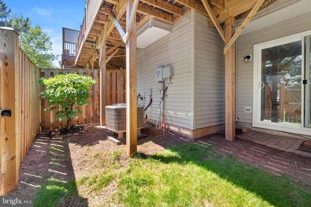14239 HUNTERS RUN WAY, Gainesville, VA 20155