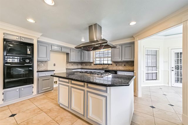 1410 Osborne Drive, Friendswood, TX 77546