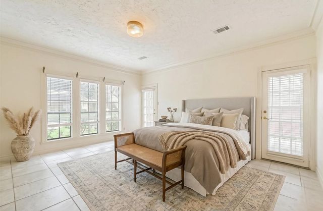 1410 Osborne Drive, Friendswood, TX 77546