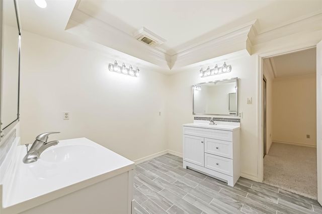 1410 Osborne Drive, Friendswood, TX 77546