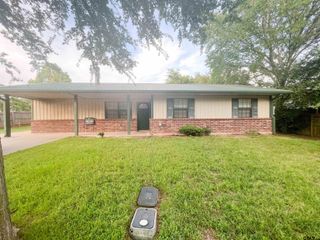 401 Sanders St, Bullard, TX 75757