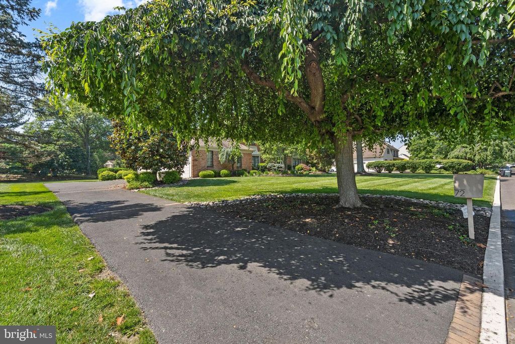 72 HIDDEN COVE DR, Churchville, PA 18966