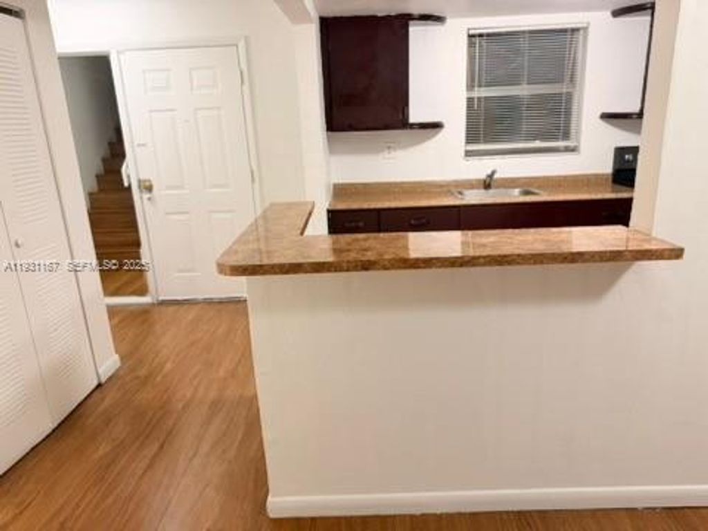 9351 Fontainebleau Blvd B404, Miami, FL 33172