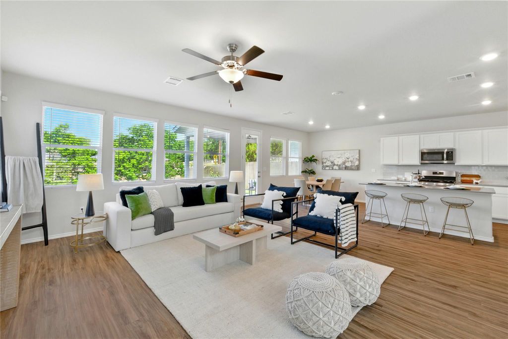 10207 Buster DR, Austin, TX 78748