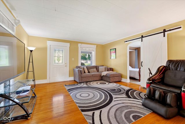 104 Walnut Street, Southport, IN 46227