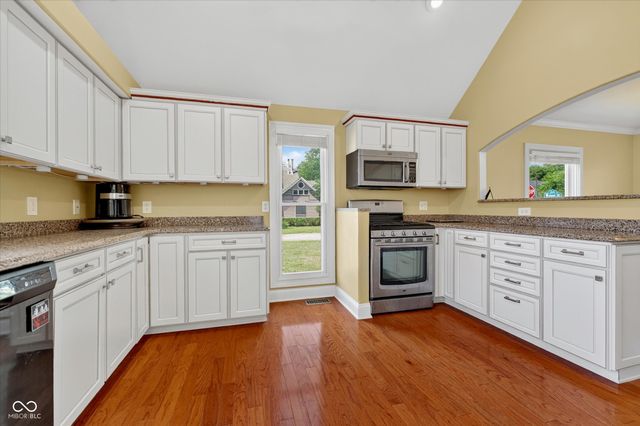 104 Walnut Street, Southport, IN 46227