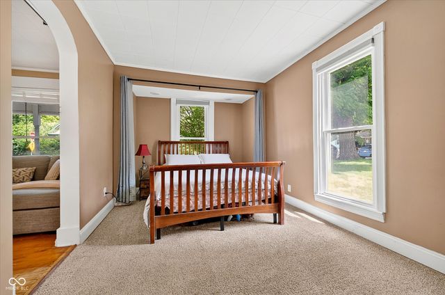 104 Walnut Street, Southport, IN 46227