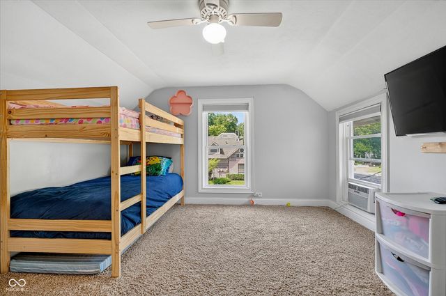 104 Walnut Street, Southport, IN 46227