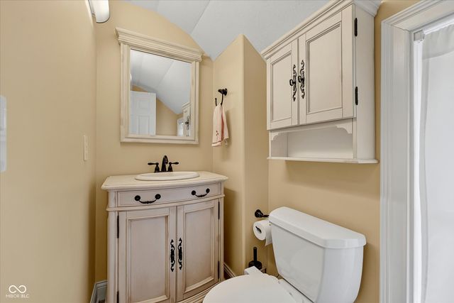 104 Walnut Street, Southport, IN 46227