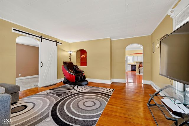 104 Walnut Street, Southport, IN 46227
