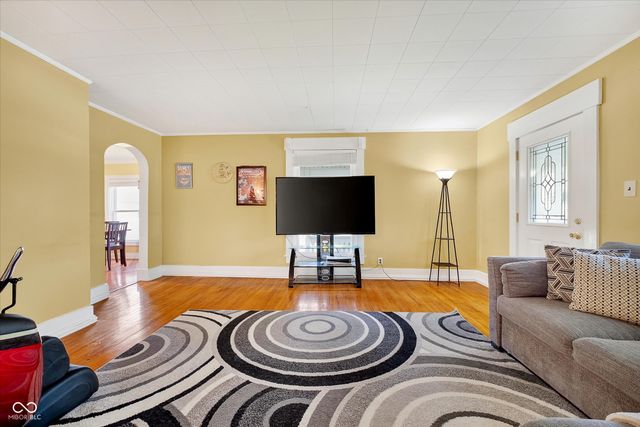 104 Walnut Street, Southport, IN 46227