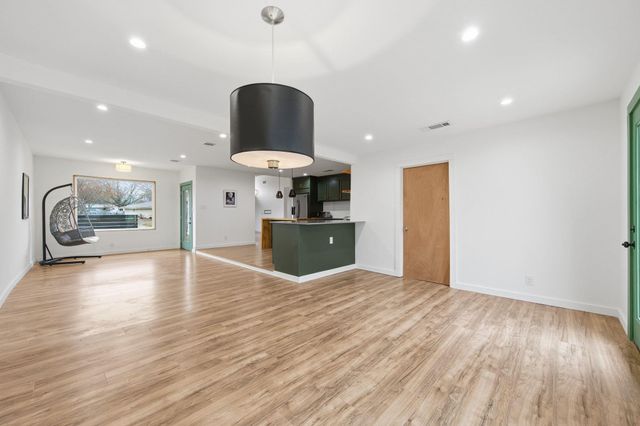 2903 Pecan CIR, Austin, TX 78723