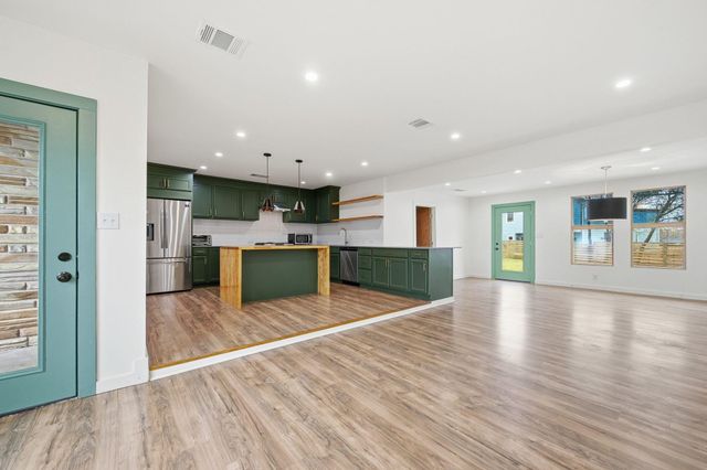 2903 Pecan CIR, Austin, TX 78723