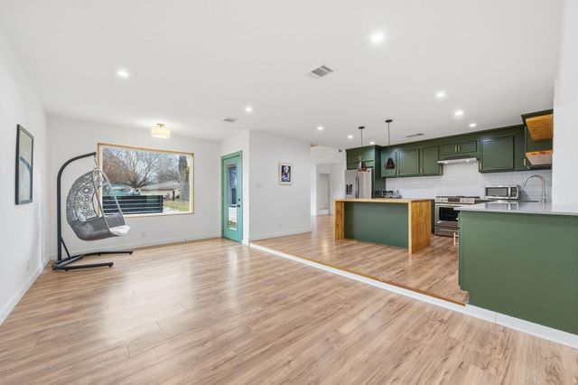 2903 Pecan CIR, Austin, TX 78723