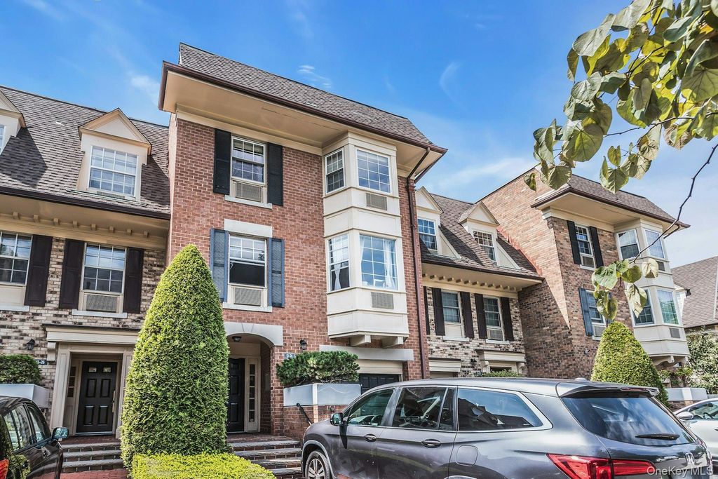 13-24 208th Place 167-U, Bayside, NY 11360 — exterior