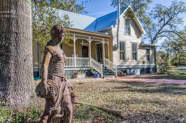 20984 Fm 1094, New Ulm, TX 78950