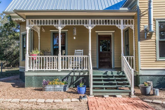 20984 Fm 1094, New Ulm, TX 78950