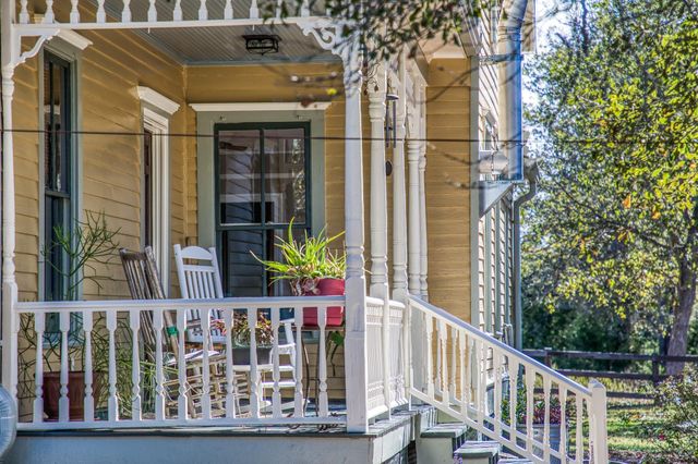 20984 Fm 1094, New Ulm, TX 78950