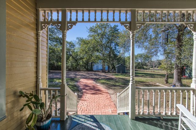 20984 Fm 1094, New Ulm, TX 78950