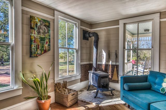 20984 Fm 1094, New Ulm, TX 78950