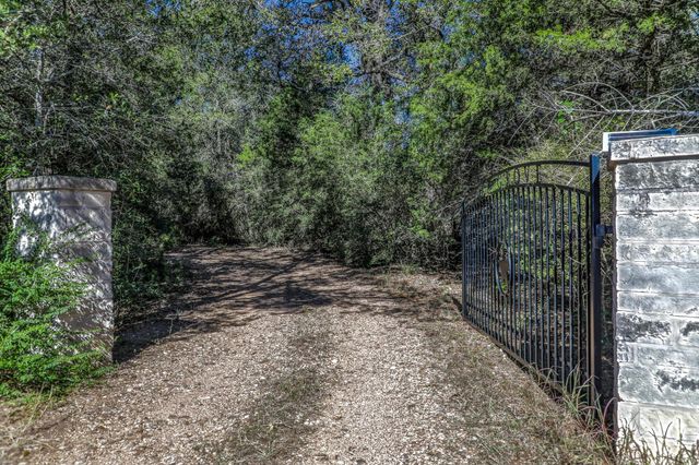 20984 Fm 1094, New Ulm, TX 78950