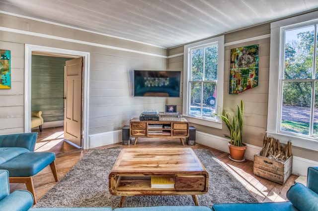 20984 Fm 1094, New Ulm, TX 78950