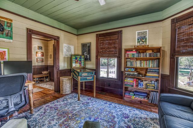 20984 Fm 1094, New Ulm, TX 78950