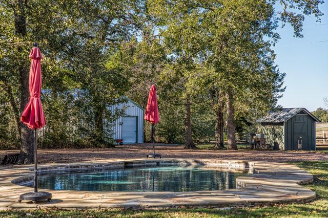 20984 Fm 1094, New Ulm, TX 78950