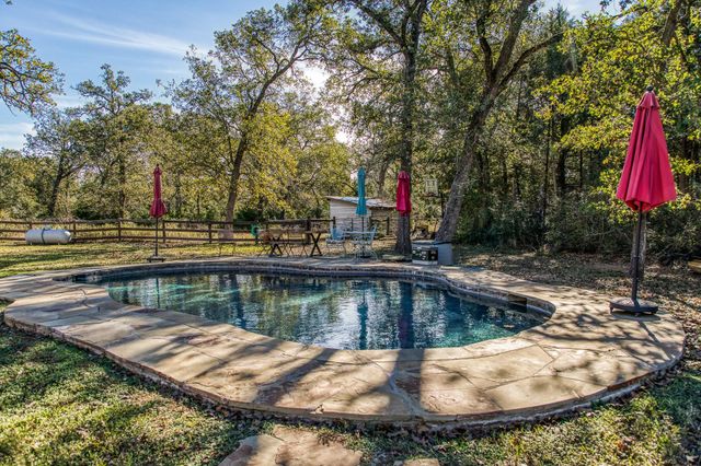 20984 Fm 1094, New Ulm, TX 78950