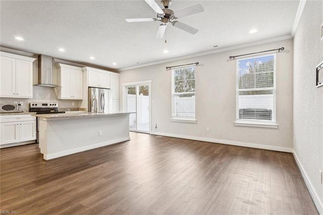 333 Sikeston LN, Chesapeake, VA 23322