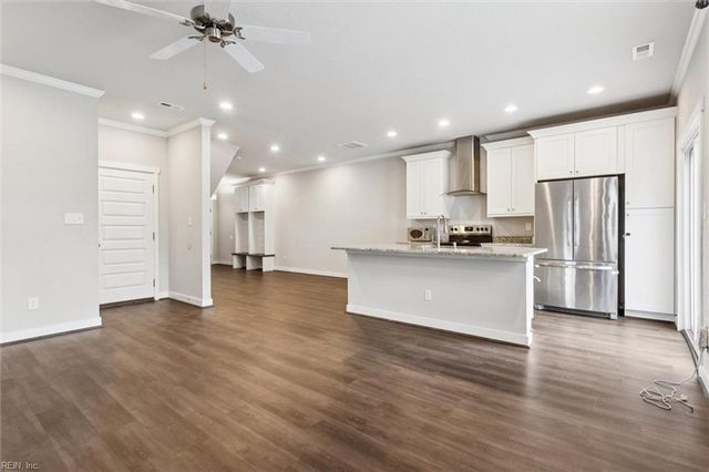 333 Sikeston LN, Chesapeake, VA 23322