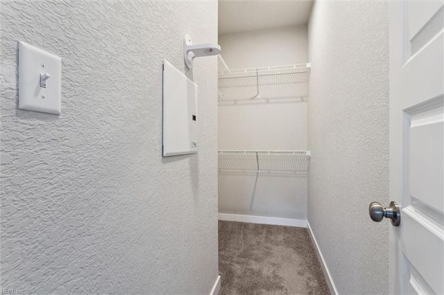 333 Sikeston LN, Chesapeake, VA 23322