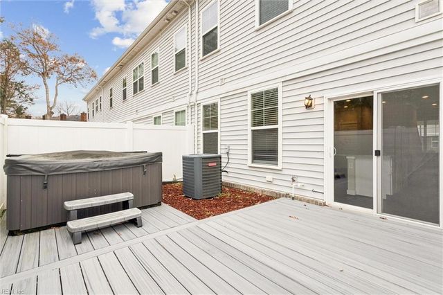 333 Sikeston LN, Chesapeake, VA 23322