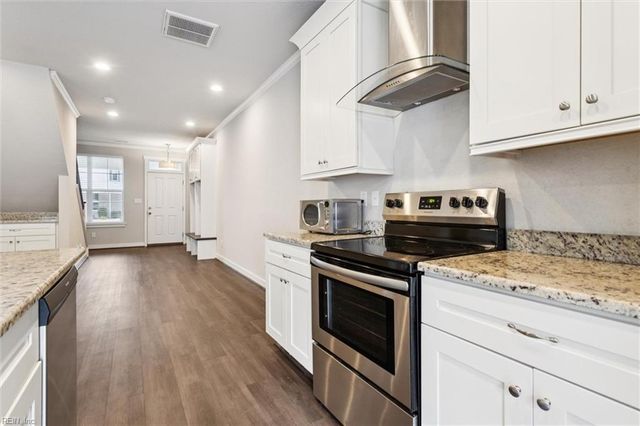 333 Sikeston LN, Chesapeake, VA 23322