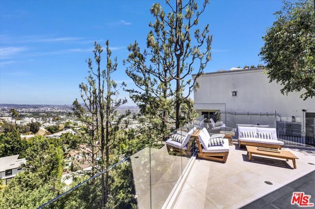 8526 Hollywood Boulevard, Los Angeles, CA 90069