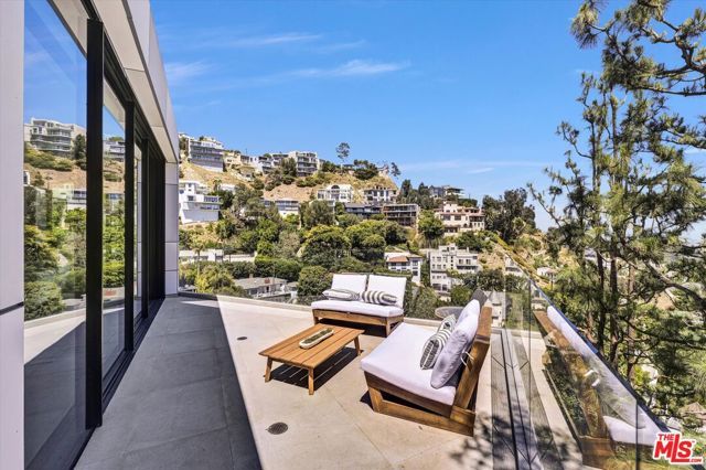 8526 Hollywood Boulevard, Los Angeles, CA 90069