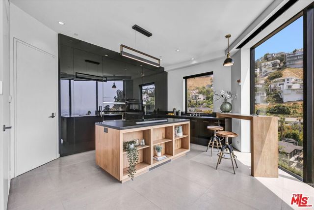 8526 Hollywood Boulevard, Los Angeles, CA 90069