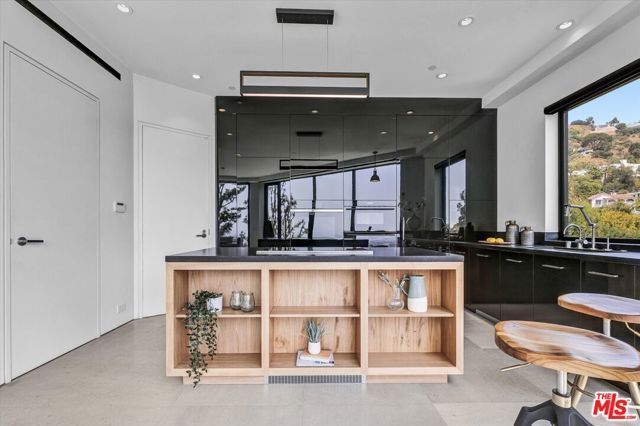 8526 Hollywood Boulevard, Los Angeles, CA 90069