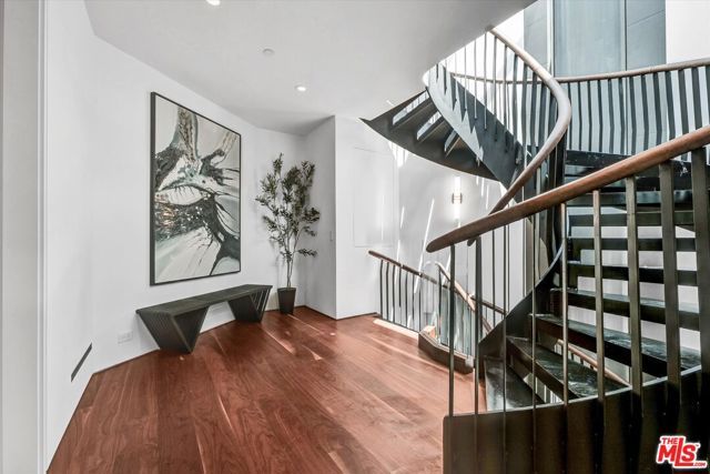 8526 Hollywood Boulevard, Los Angeles, CA 90069