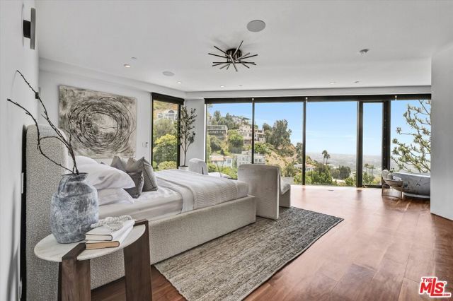 8526 Hollywood Boulevard, Los Angeles, CA 90069