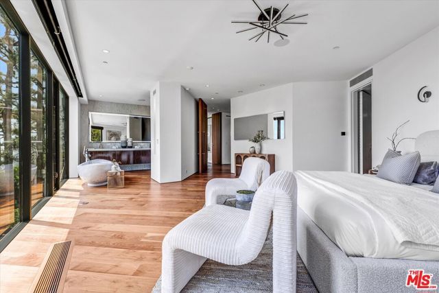 8526 Hollywood Boulevard, Los Angeles, CA 90069