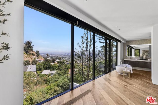 8526 Hollywood Boulevard, Los Angeles, CA 90069