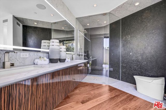 8526 Hollywood Boulevard, Los Angeles, CA 90069