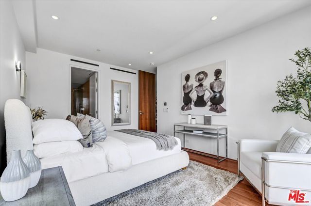 8526 Hollywood Boulevard, Los Angeles, CA 90069