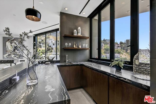 8526 Hollywood Boulevard, Los Angeles, CA 90069