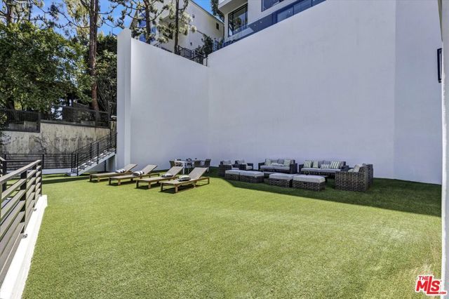 8526 Hollywood Boulevard, Los Angeles, CA 90069