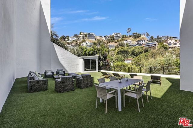 8526 Hollywood Boulevard, Los Angeles, CA 90069