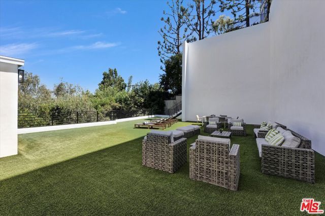8526 Hollywood Boulevard, Los Angeles, CA 90069