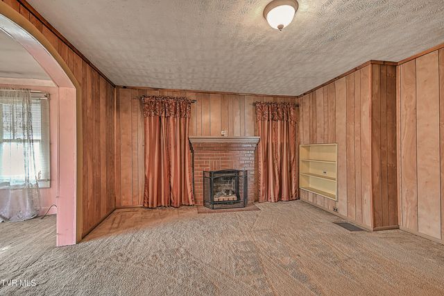 1308 South Eastman Road, Kingsport, TN 37660