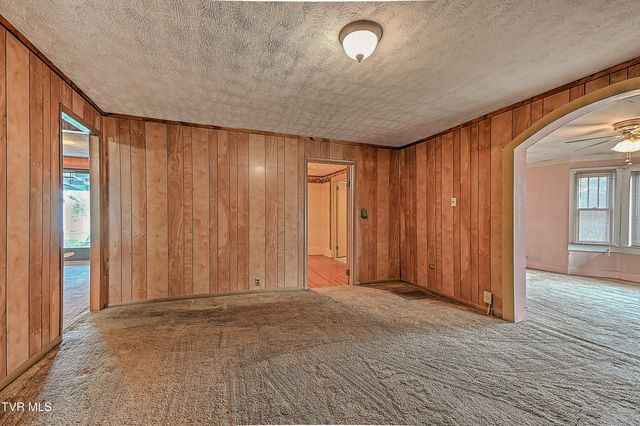 1308 South Eastman Road, Kingsport, TN 37660